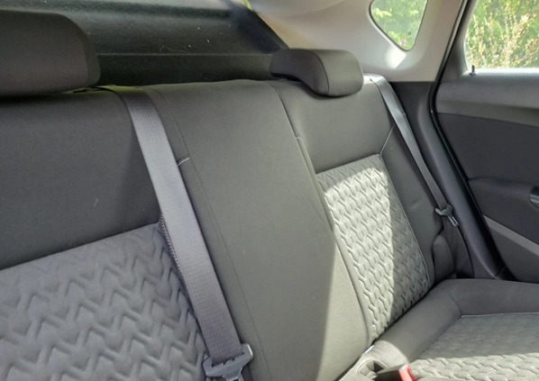 Opel Astra cena 30000 przebieg: 130000, rok produkcji 2013 z Golina małe 277